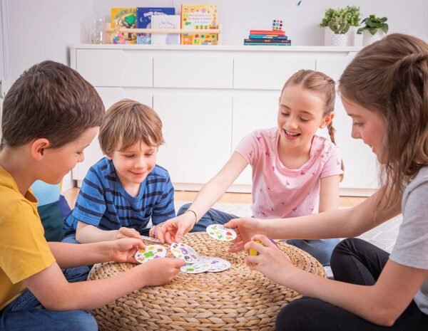 Asmodee Kid's Dobble, Visual Perception Card Game (Multicolour, Ages 6 and Above, 2 to8 Players) - Image 5